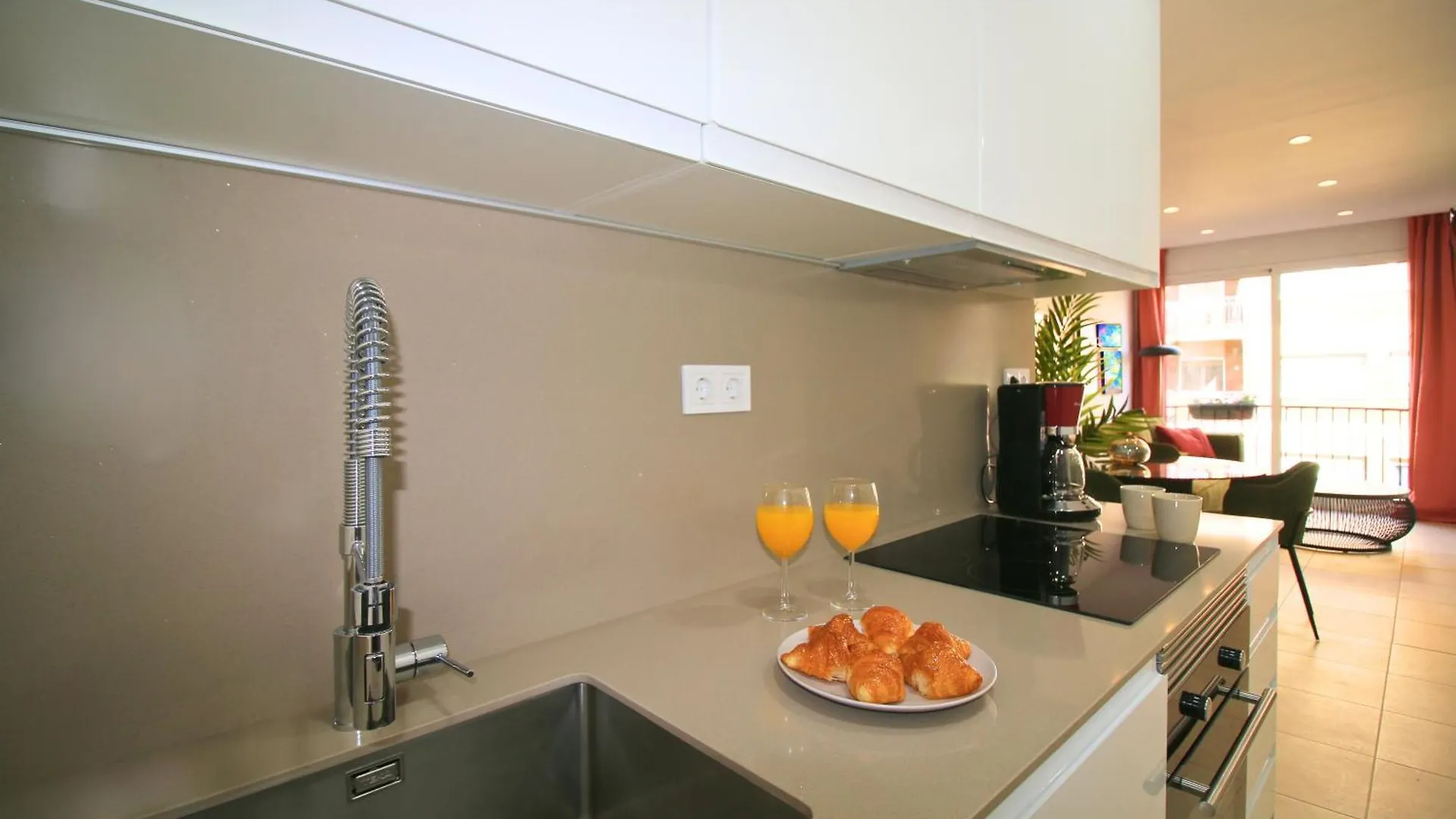 Beautiful Apartment For A Great Season Барселона