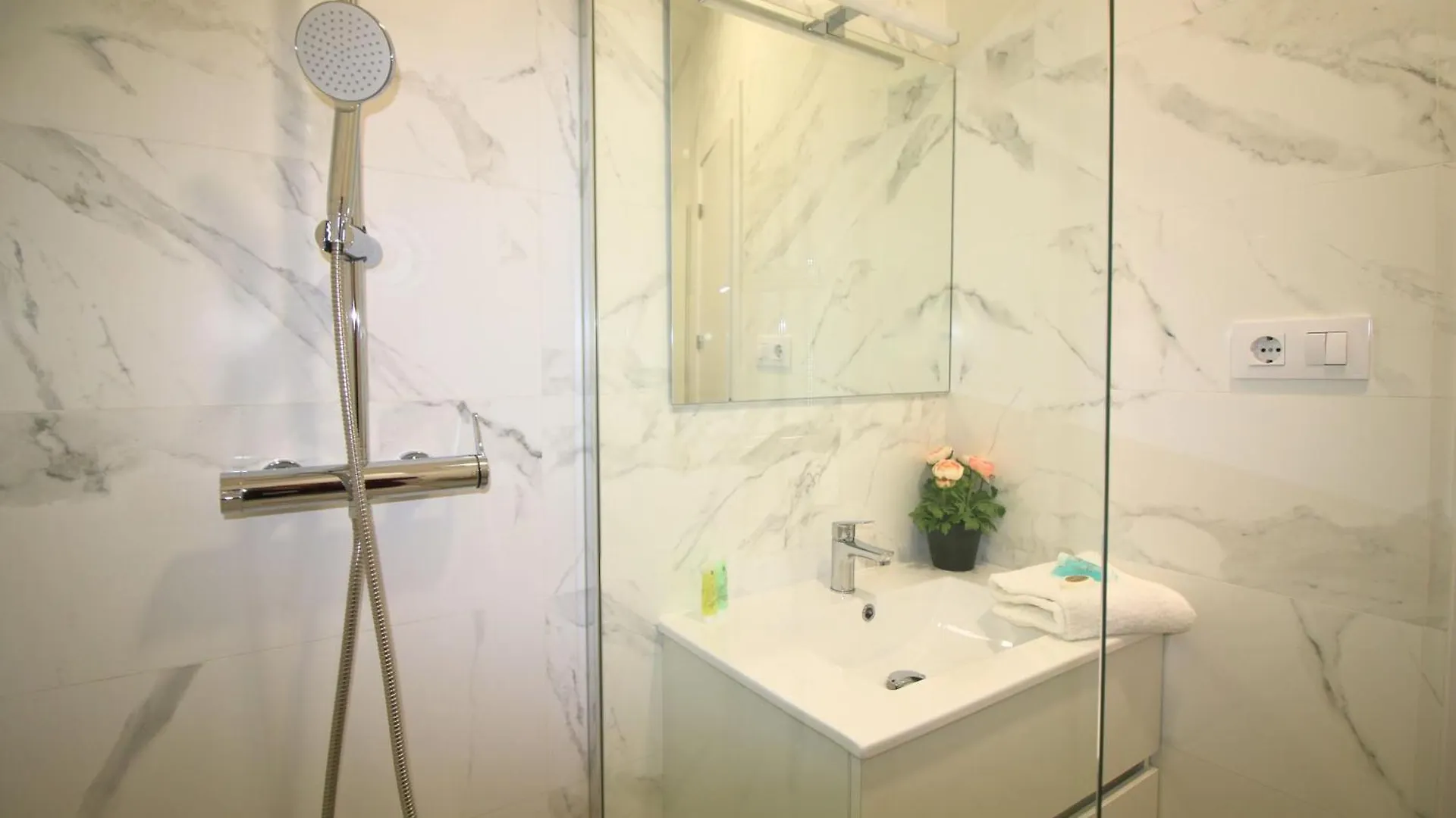 Beautiful Apartment For A Great Season Барселона